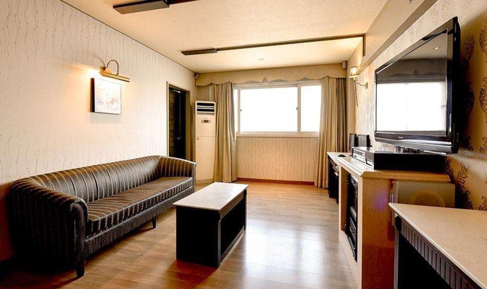 แอร์เทล พูซาน Motel ปูซาน ภายนอก รูปภาพ
